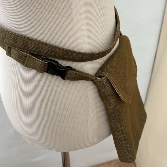 Handcrafted Mini Crossbody/Around Waist Purse/Bag - Picture 7 of 10